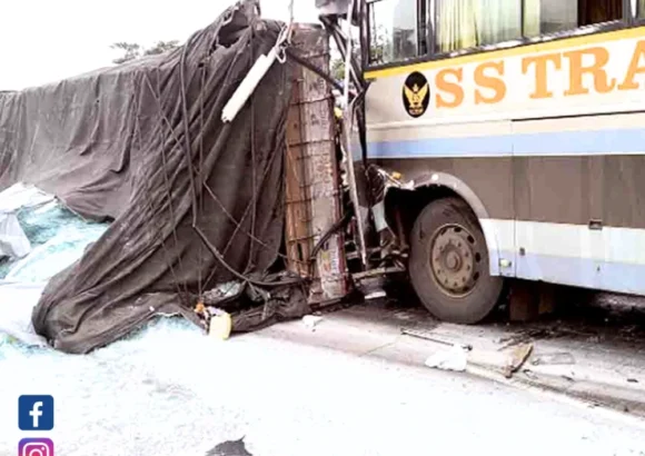 Speeding Bus Slams into Truck – Major Accident in Kittur Taluk
