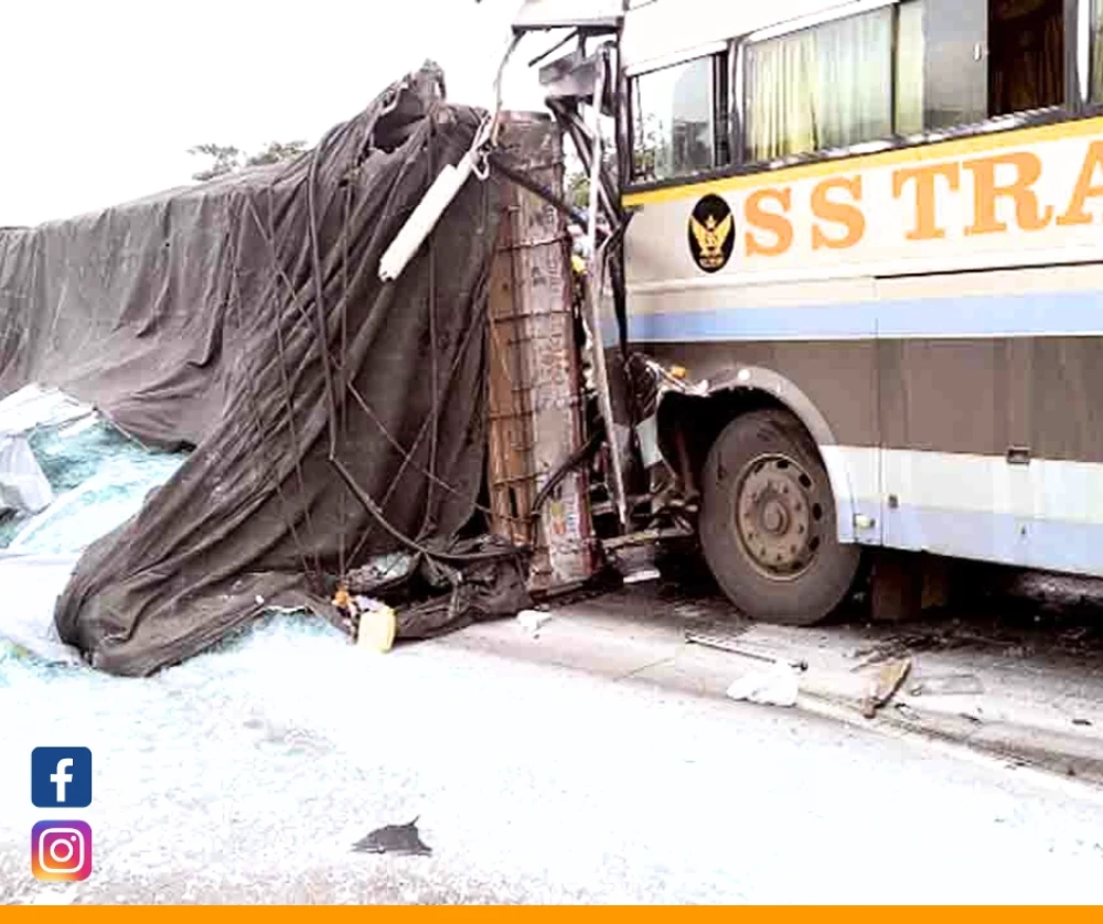 Speeding Bus Slams into Truck – Major Accident in Kittur Taluk