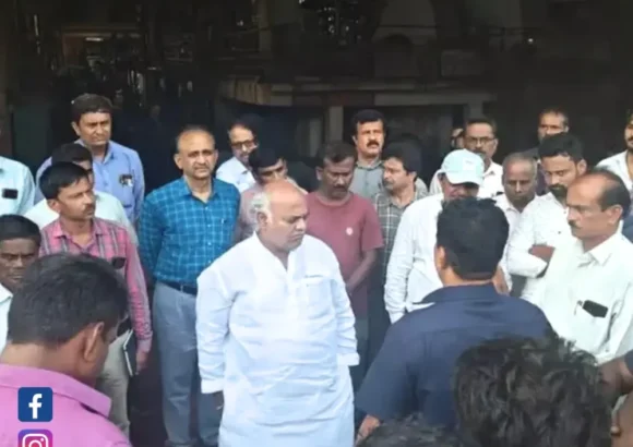 Sugar Minister Shivanand Patil Visits Malaprabha Sugar Factory After Farmers Complain